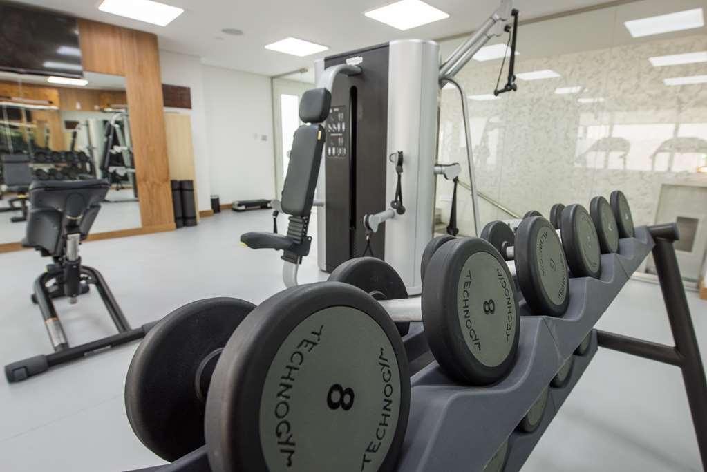 The Avenue Hotel Doha Kemudahan gambar A set of 8 kg (18 lb) dumbbells